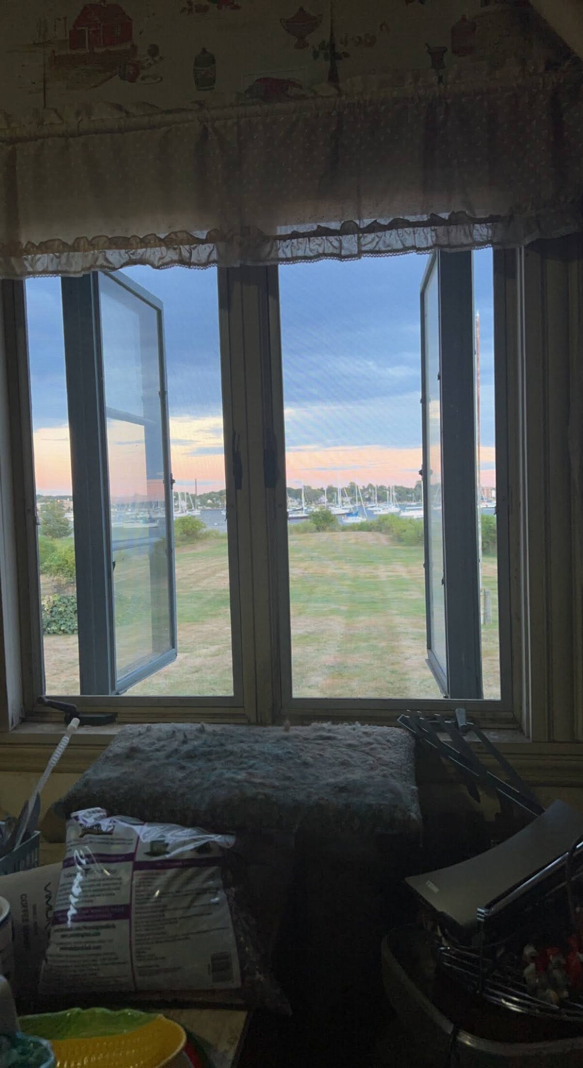Harbour Point lawn and harbor